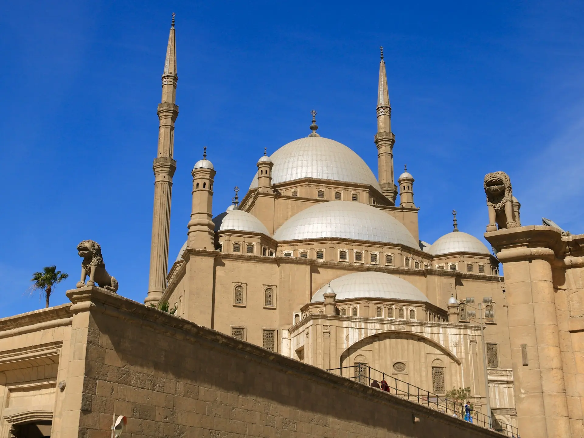 a large building with two towers and a dome